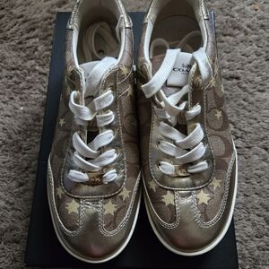 Coach Women SIG STAR Sneakers, khaki and Gold, 7.5